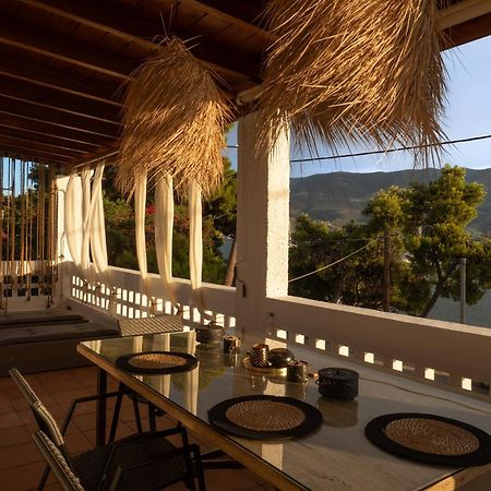 Seaview Apartment - Poros Relaxing Beachfront Flat Poros Town Exterior photo