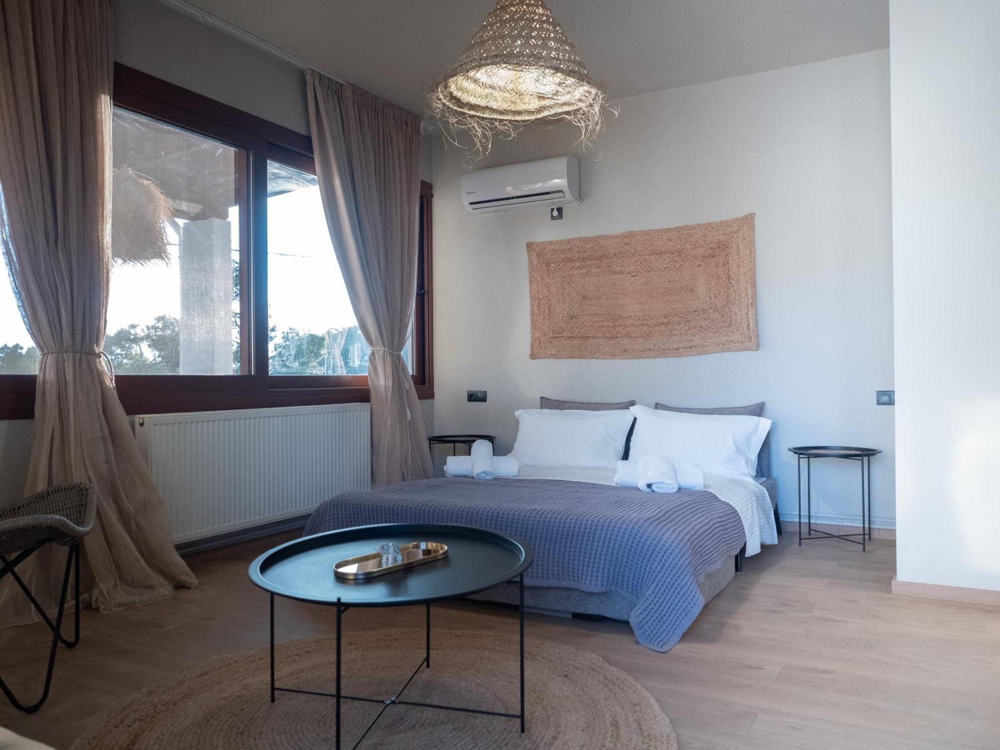 Seaview Apartment - Poros Relaxing Beachfront Flat Poros Town Exterior photo